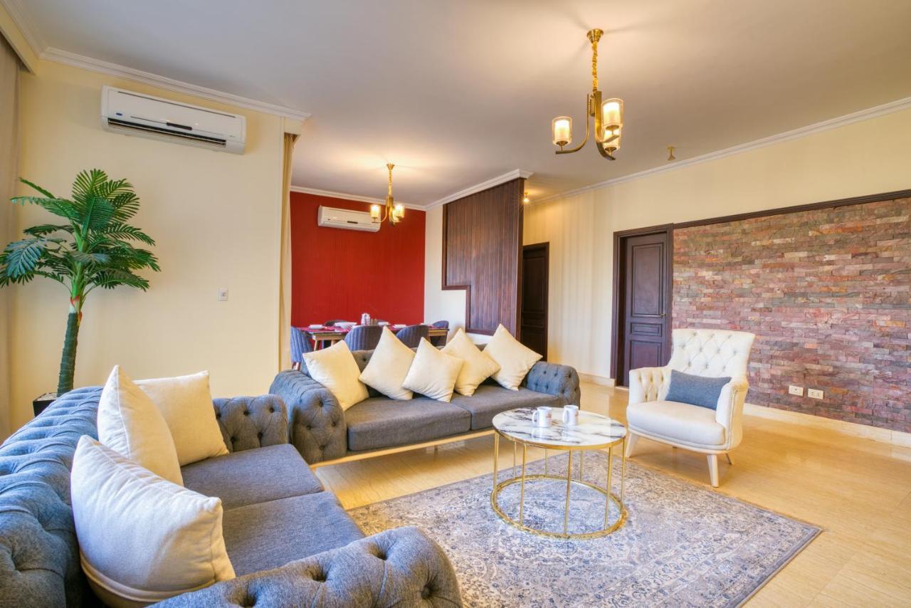 The Near Auc By Elegant