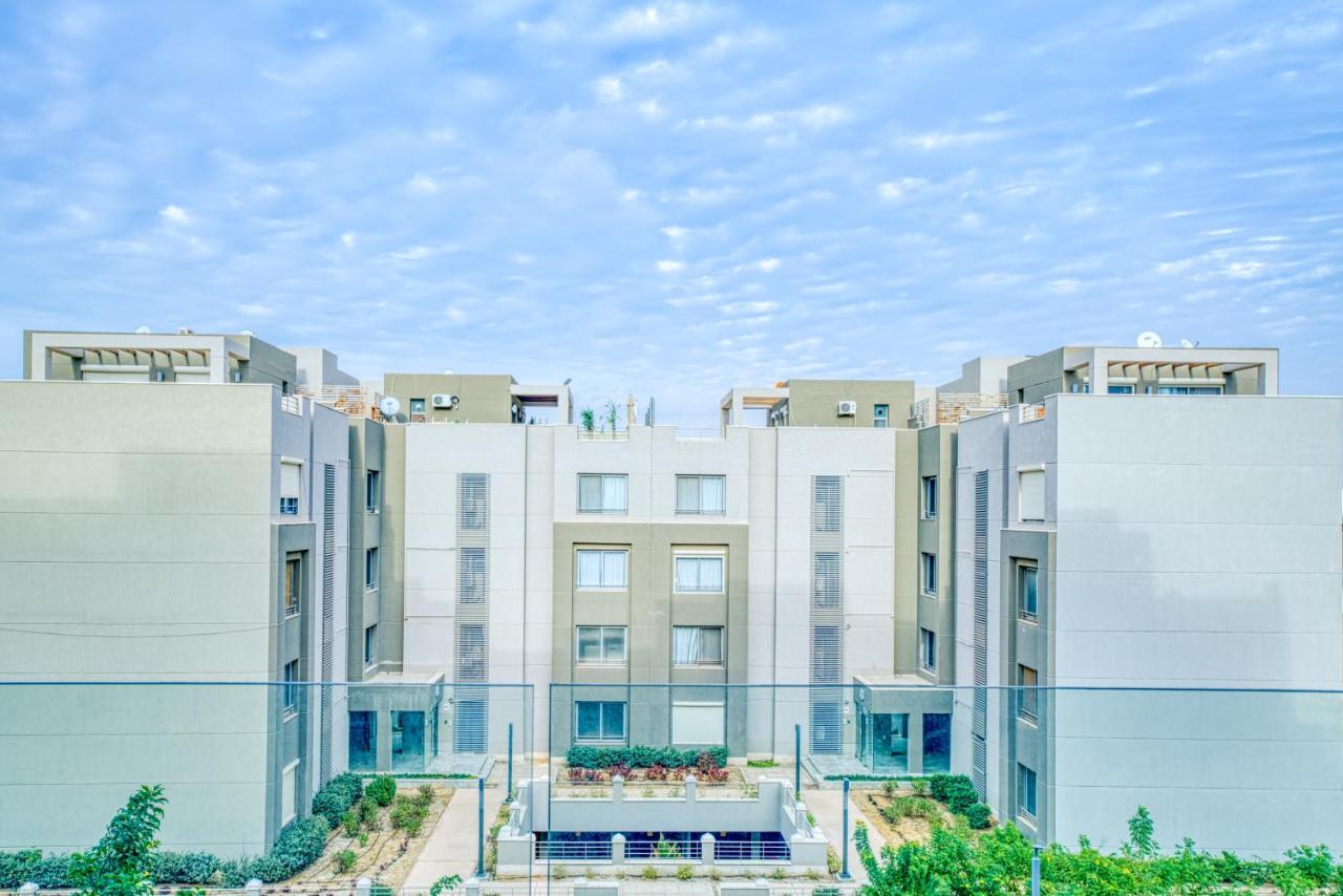 The Near Auc By Elegant * Каїр